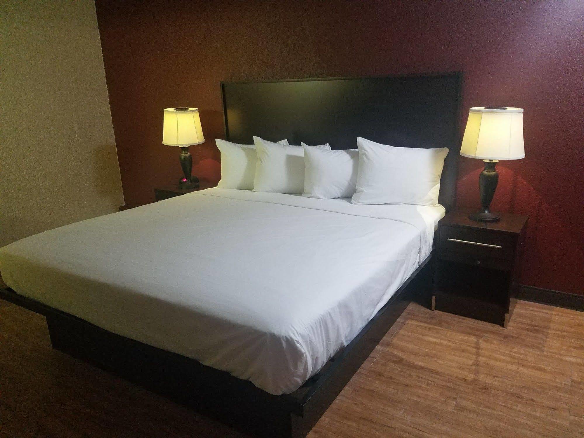 Motel 6 San Antonio Tx I 35 North Corridor מראה חיצוני תמונה