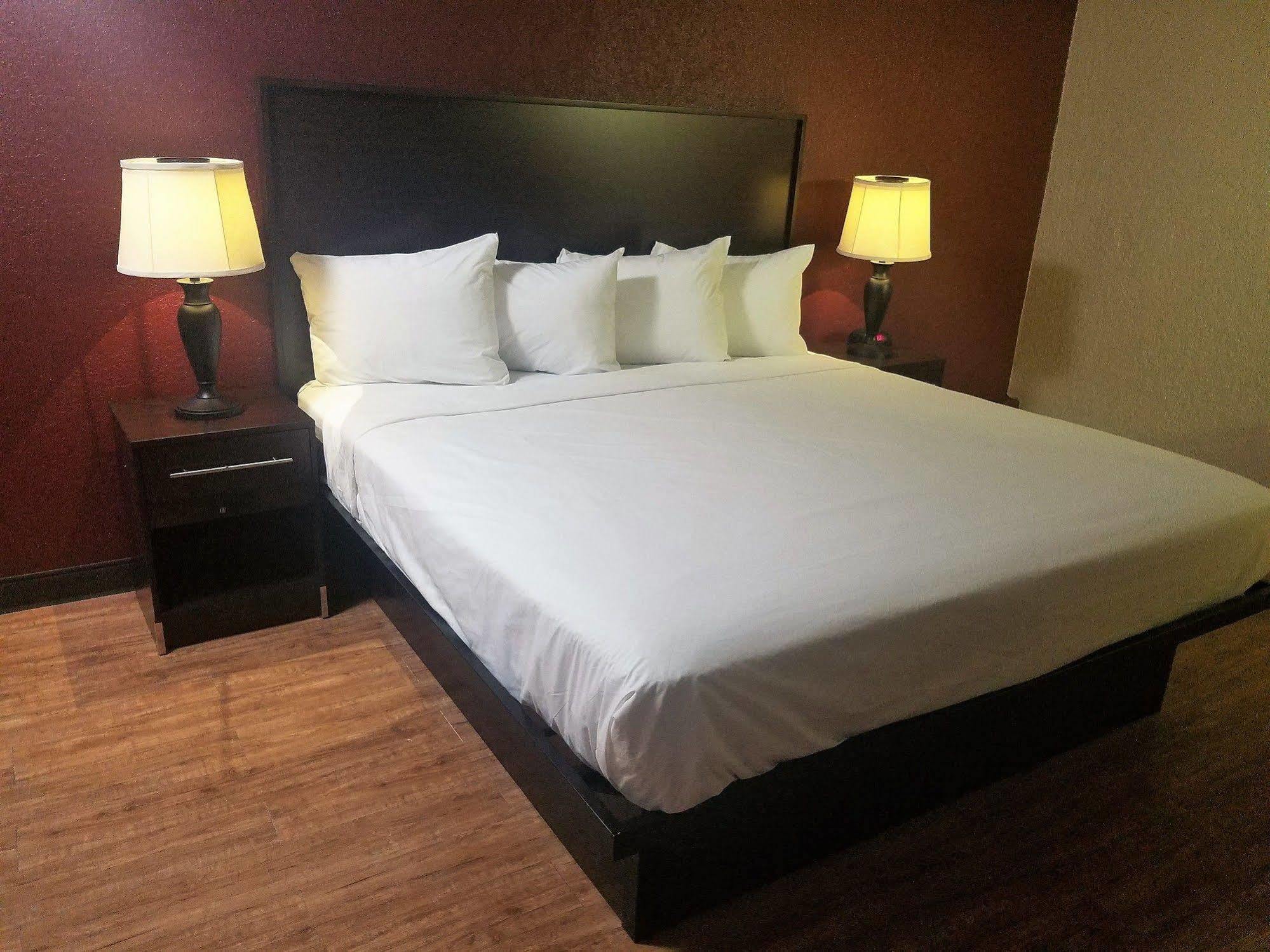 Motel 6 San Antonio Tx I 35 North Corridor מראה חיצוני תמונה