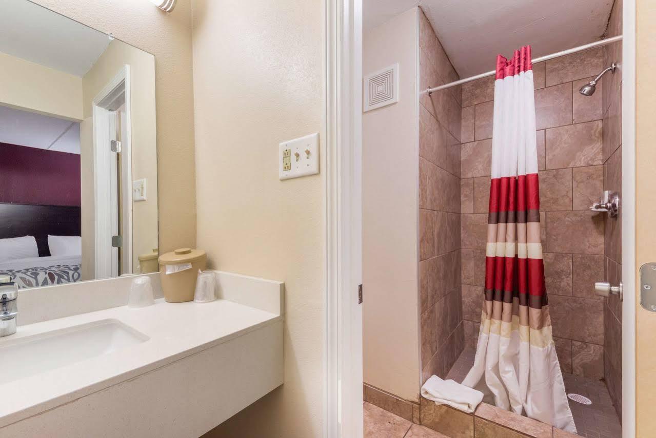 Motel 6 San Antonio Tx I 35 North Corridor מראה חיצוני תמונה